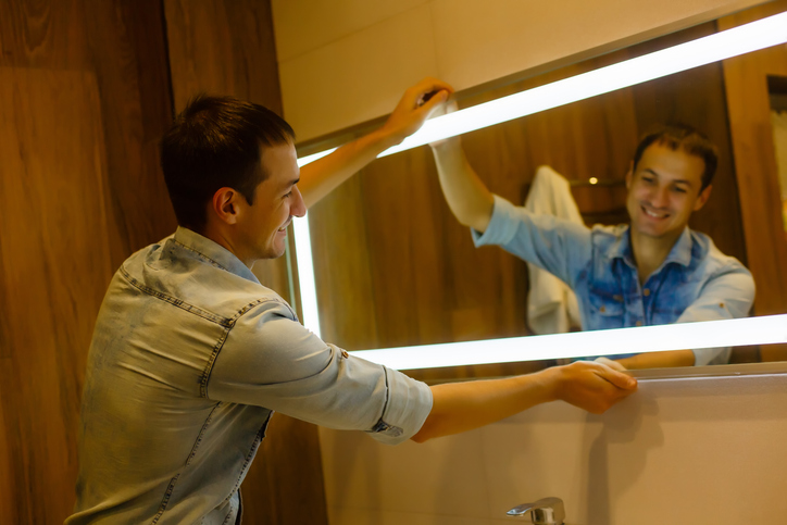 Why Professional Mirror Installation Is Worth It?