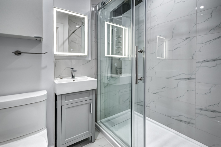 Common Mistakes to Avoid When Choosing a Sliding Door Shower Enclosure