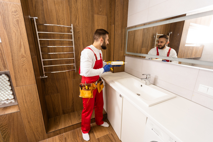 Elevate Your Decor by Scheduling an Expert Mirror Installation Service