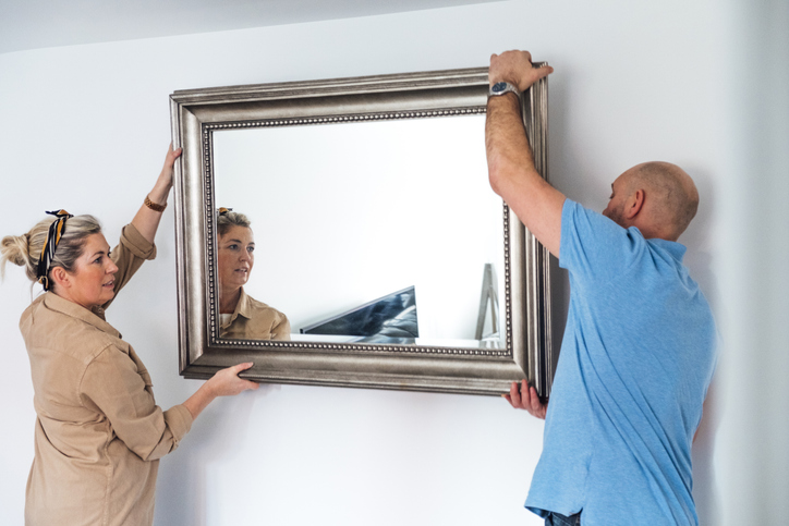 Pro Wall Mirror Removal Prevents Damage & Injury